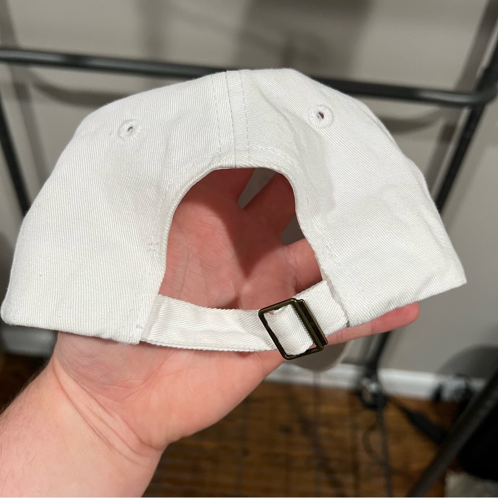 Mrs Hat - Picture 3 of 5